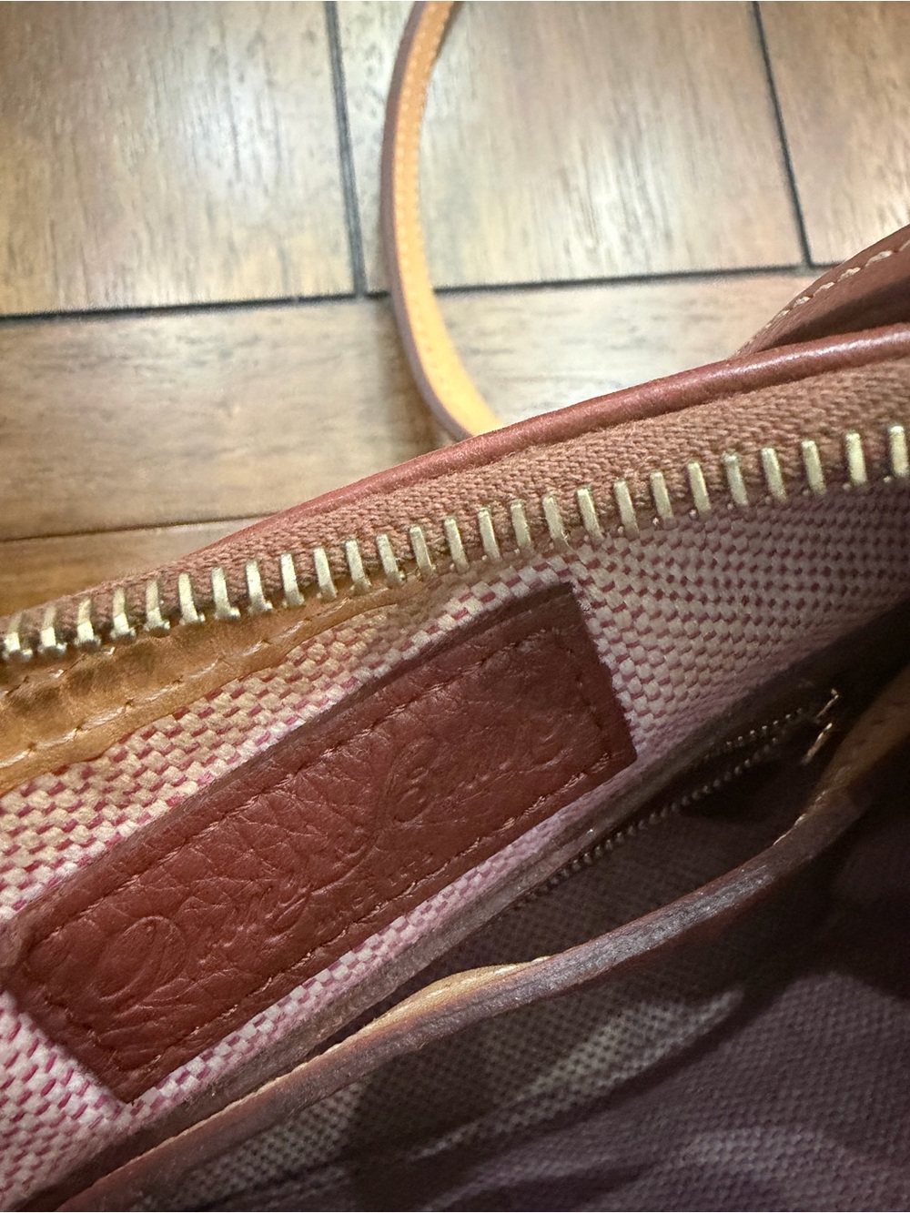 Dooney & Bourke Brown Pebble Leather crossbody Bag - Picture 4 of 6